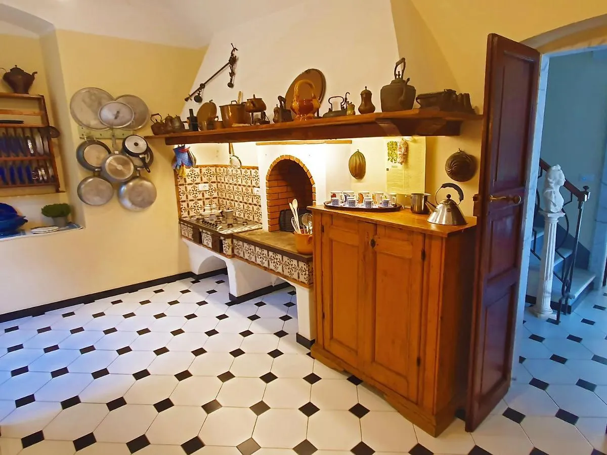Pensionat Villa De Benedetti Sarzana