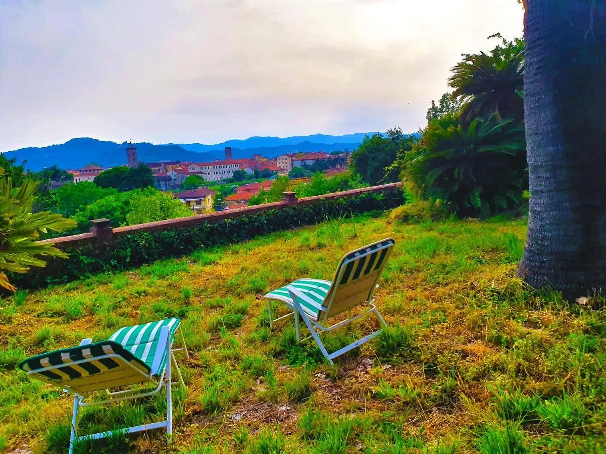 Villa De Benedetti Sarzana Guest house